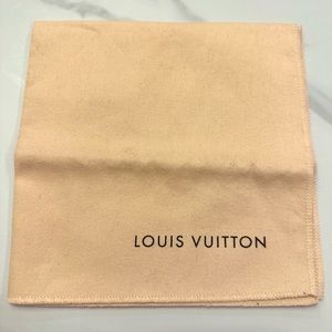 Louis Vuitton Bag protection/ wipes